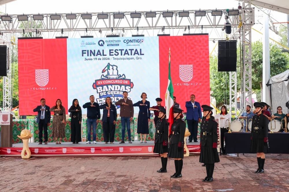 Autoridades encabezan XV Concurso de Bandas de Guerra y Escoltas de Bandera Nacional Autoridades encabezan XV Concurso de Bandas de Guerra y Escoltas de Bandera Nacional