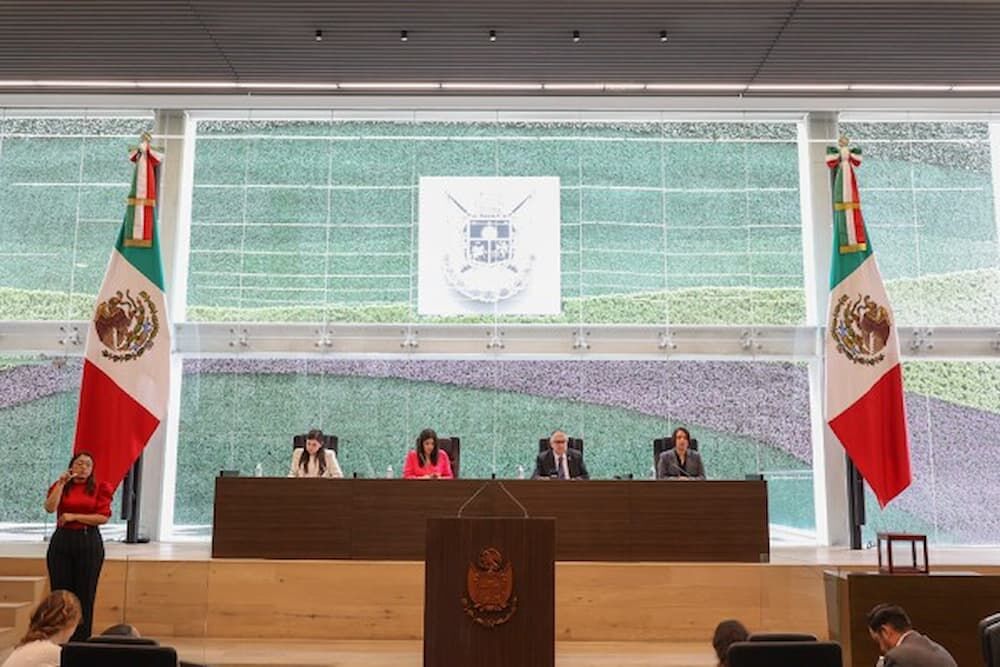 El presidente de la Mesa Directiva decretó receso por 24 horas para la elección del Fiscal Anticorrupción El presidente de la Mesa Directiva decretó receso por 24 horas para la elección del Fiscal Anticorrupción