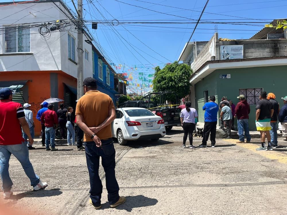 Pierde la vida al caer de una altura de cuatro metros al tocar por accidente cables eléctricos Pierde la vida al caer de una altura de cuatro metros al tocar por accidente cables eléctricos