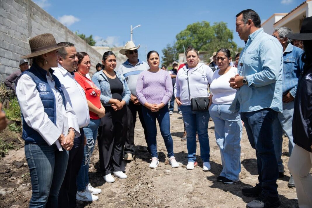 Roberto Cabrera arranca segunda etapa de rehabilitación en calle de Santa Bárbara La Cueva Roberto Cabrera arranca segunda etapa de rehabilitación en calle de Santa Bárbara La Cueva