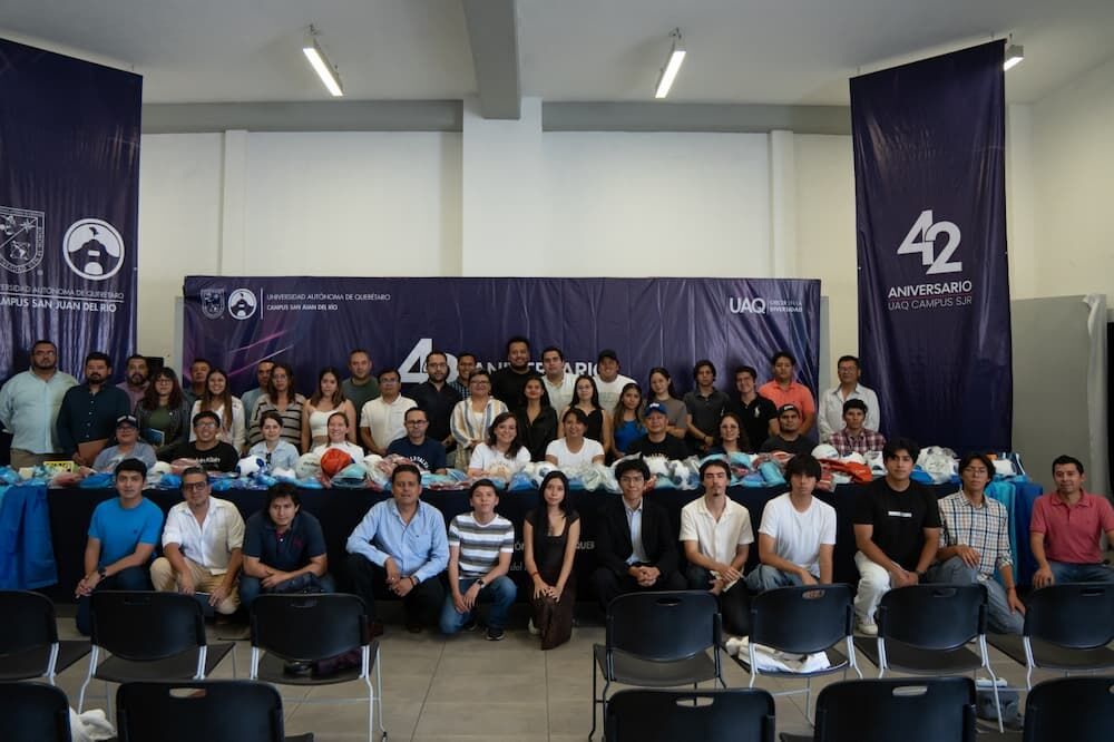 UAQ atiende demandas estudiantiles en SJR y entrega equipo para fortalecer actividades académicas