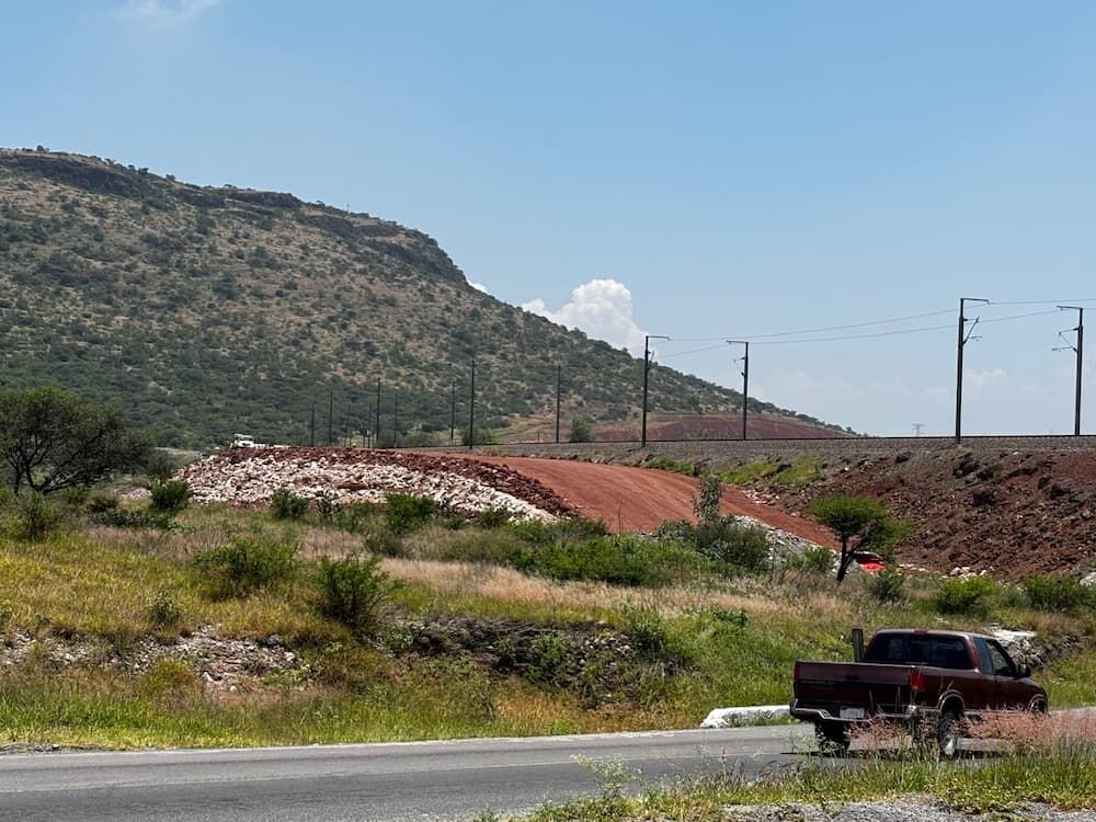Derecho de vía en obra del tren México-Querétaro alcanza 98 % en San Juan del Río Derecho de vía en obra del tren México-Querétaro alcanza 98 % en San Juan del Río