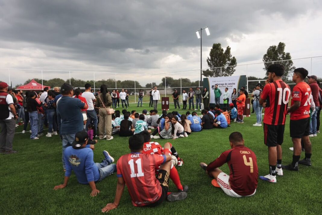 Inauguran cancha de futbol 5 en la comunidad de La Fuente en Tequisquiapan