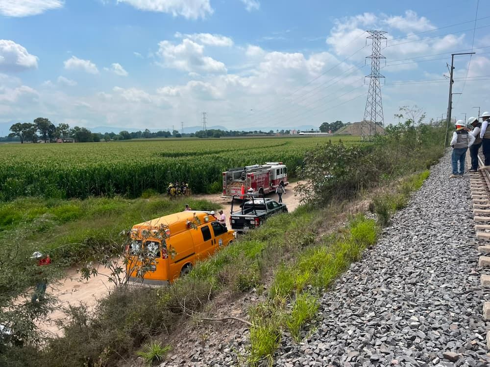 Piloto sobrevive a desplome de avioneta fumigadora en zona agrícola de San Juan del Río 2 Piloto sobrevive a desplome de avioneta fumigadora en zona agrícola de San Juan del Río
