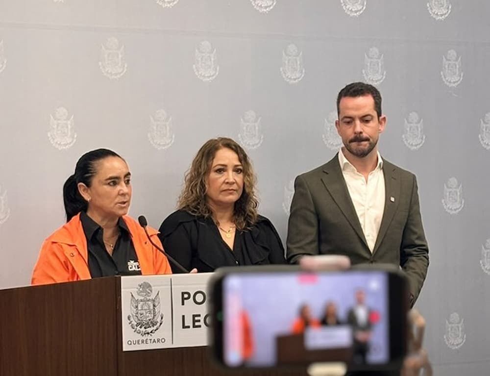 Presentan Iniciativas de Reforma Electoral en Querétaro; propone Tere Calzada destinar multas electorales en beneficio de bomberos y cuerpos de emergencia Presentan Iniciativas de Reforma Electoral en Querétaro; propone Tere Calzada destinar multas electorales en beneficio de bomberos y cuerpos de emergencia
