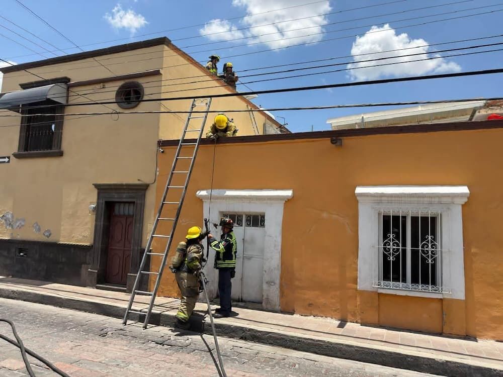 Rápida intervención de cuerpos de emergencia controla fuga de gas en la colonia Centro de SJR 1 Rápida intervención de cuerpos de emergencia controla fuga de gas en la colonia Centro de SJR