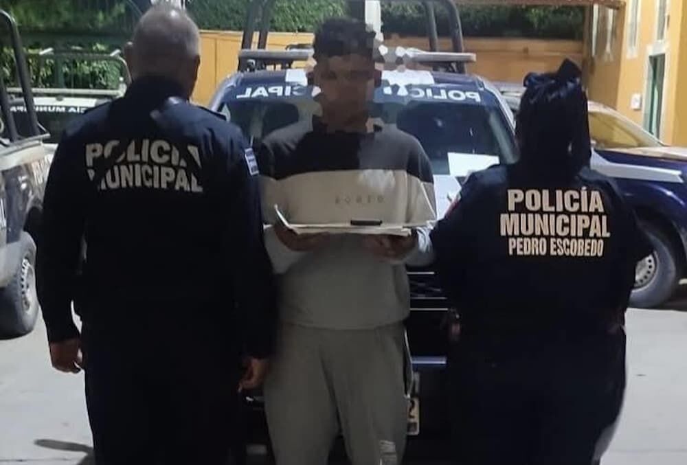Recuperan teléfono celular tras recorrido de vigilancia; presunto responsable es remitido al Juzgado Cívico Recuperan teléfono celular tras recorrido de vigilancia; presunto responsable es remitido al Juzgado Cívico