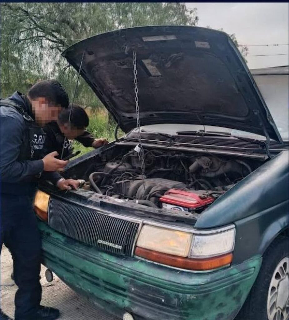 Recuperan vehículo robado y detienen a conductor durante operativo en San Juan del Río Recuperan vehículo robado y detienen a conductor durante operativo en San Juan del Río