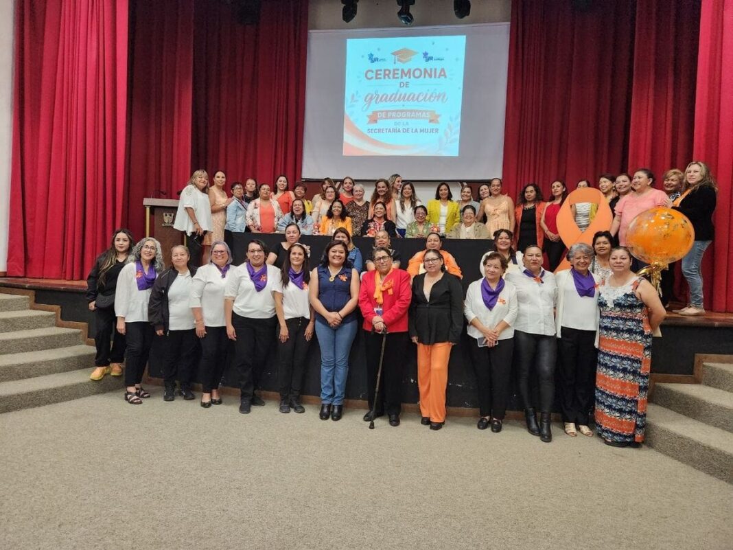 Secretaría de la Mujer entrega cerca de 80 constancias a participantes de programas del primer semestre de 2026