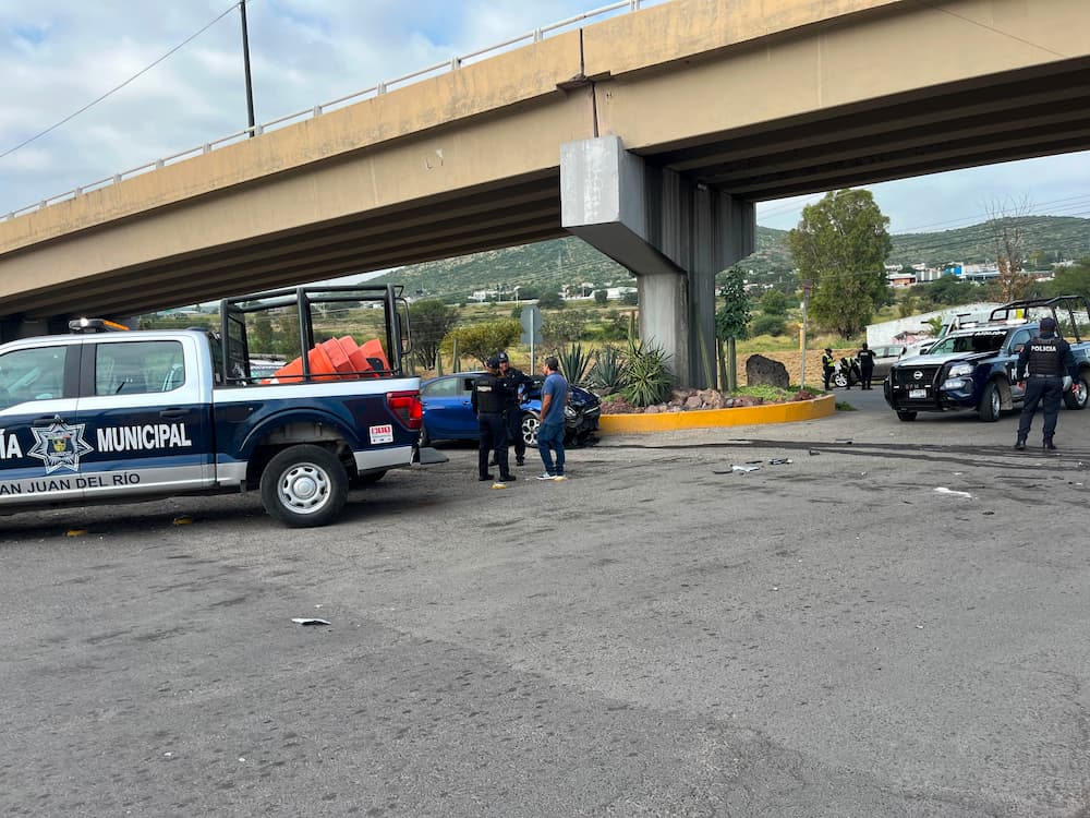 Accidente en avenida Antigua Panamericana provoca complicaciones viales en San Juan del Rio1