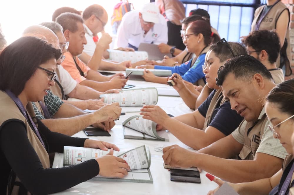 Aprueban comisiones del IEEQ convocatorias para Consejos Distritales y Municipales Aprueban comisiones del IEEQ convocatorias para Consejos Distritales y Municipales