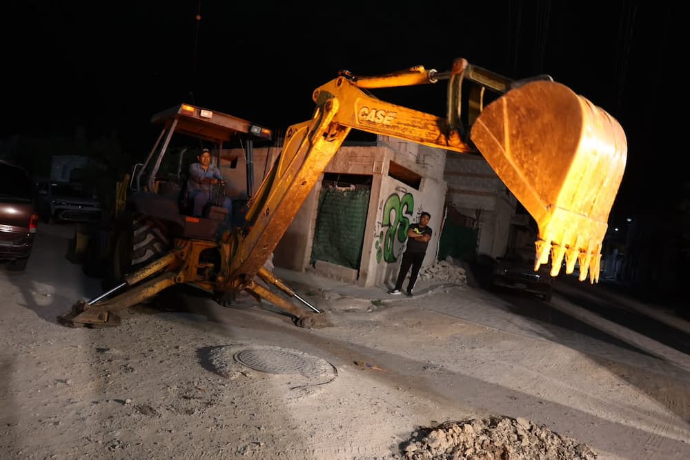 Arranca obra para rehabilitar la calle Calandrias en la localidad de Ramas Blancas Tequisquiapan1