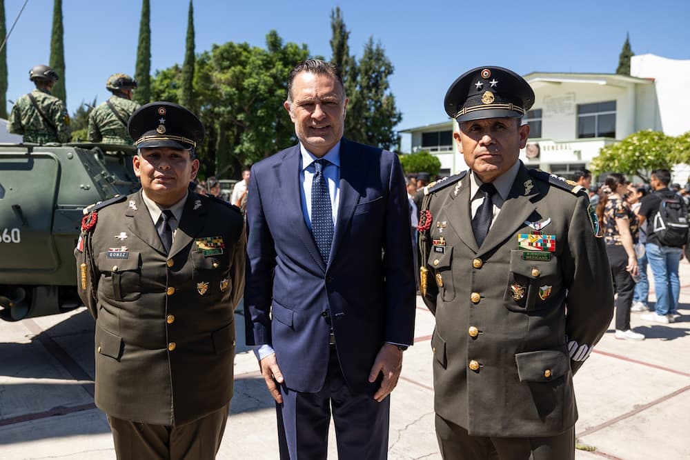 Asiste Gobernador a la toma de protesta de la Comandancia de la XVII Zona Militar Asiste Gobernador a la toma de protesta de la Comandancia de la XVII Zona Militar