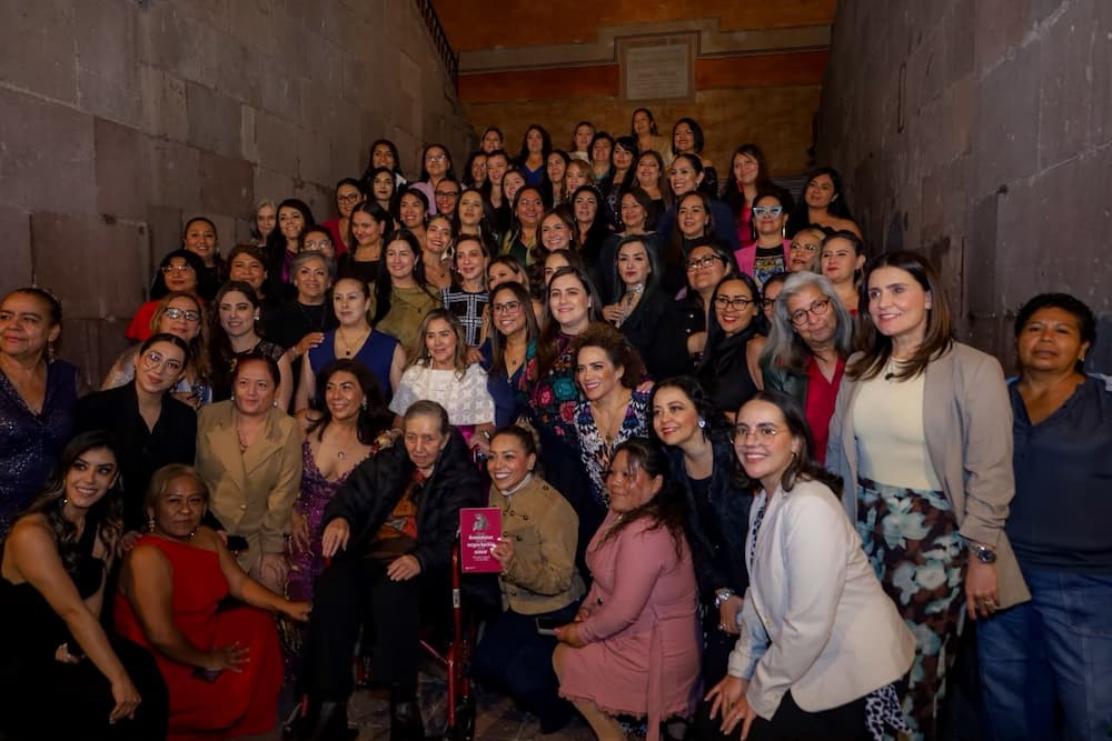 Brinda SEMUJERES homenaje a Marcela Lagarde y de los Ríos Brinda SEMUJERES homenaje a Marcela Lagarde y de los Ríos