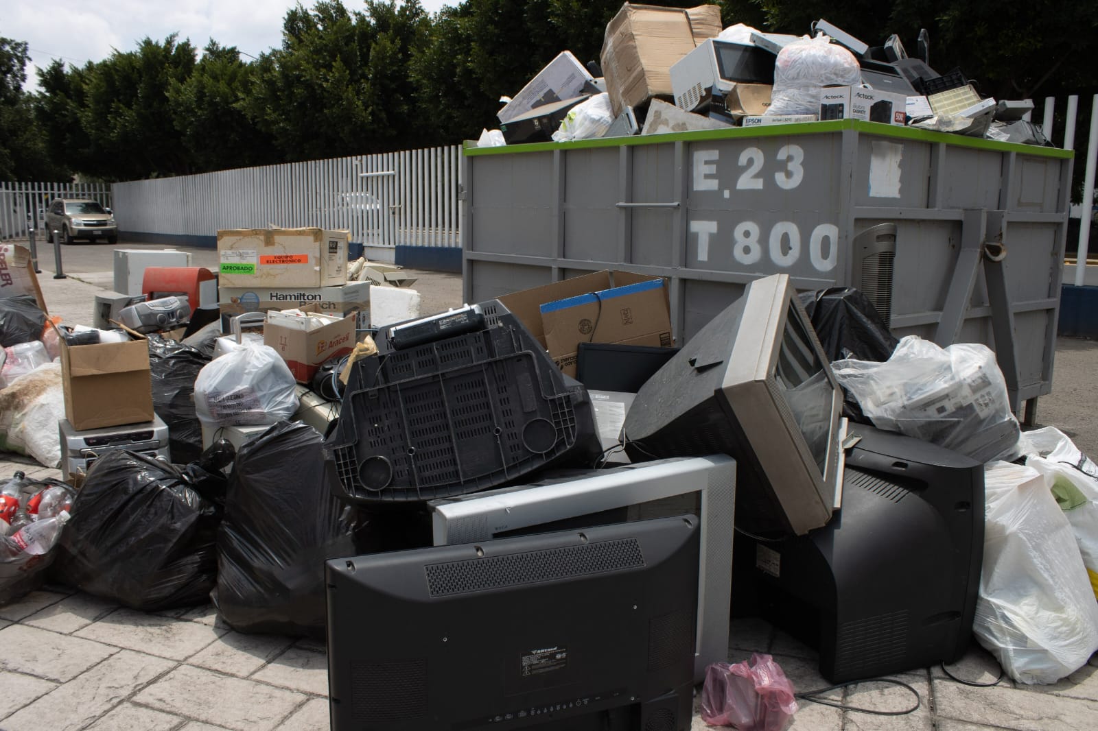 Concluye Reciclatón con recolección de más de cuatro contenedores de aparatos electrónicos y 250 kilogramos de PET (1) Concluye Reciclatón con recolección de más de cuatro contenedores de aparatos electrónicos y 250 kilogramos de PET
