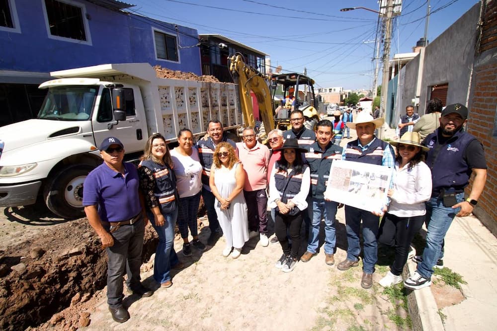 Invierte gobierno municipal de San Juan del Río más de 4.4 mdp en rehabilitación de calle Aguascalientes Invierte gobierno municipal de San Juan del Río más de 4.4 mdp en rehabilitación de calle Aguascalientes