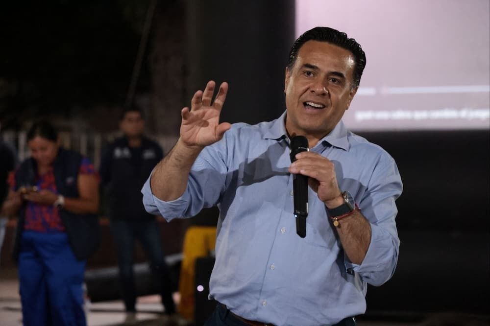 Luis Nava lleva Cine Contigo a familias de San Juan del Río Luis Nava lleva Cine Contigo a familias de San Juan del Río