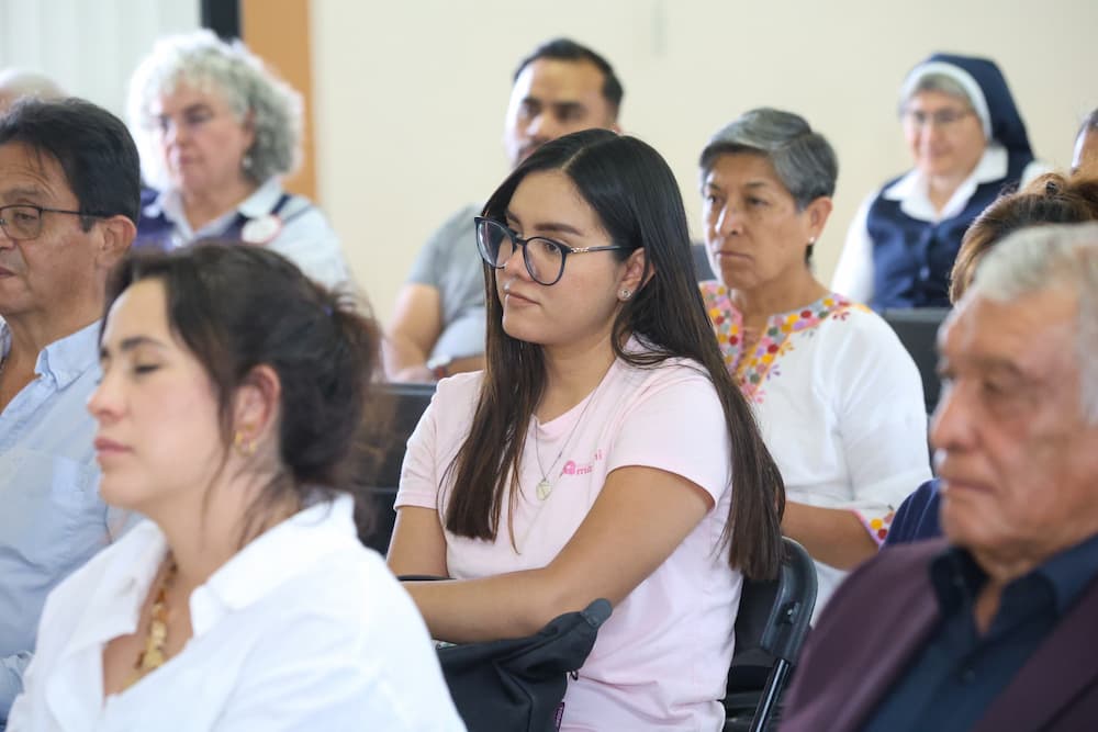 Martha Soto se reúne con integrantes de la Federación de Escuelas Particulares en Querétaro Martha Soto se reúne con integrantes de la Federación de Escuelas Particulares en Querétaro
