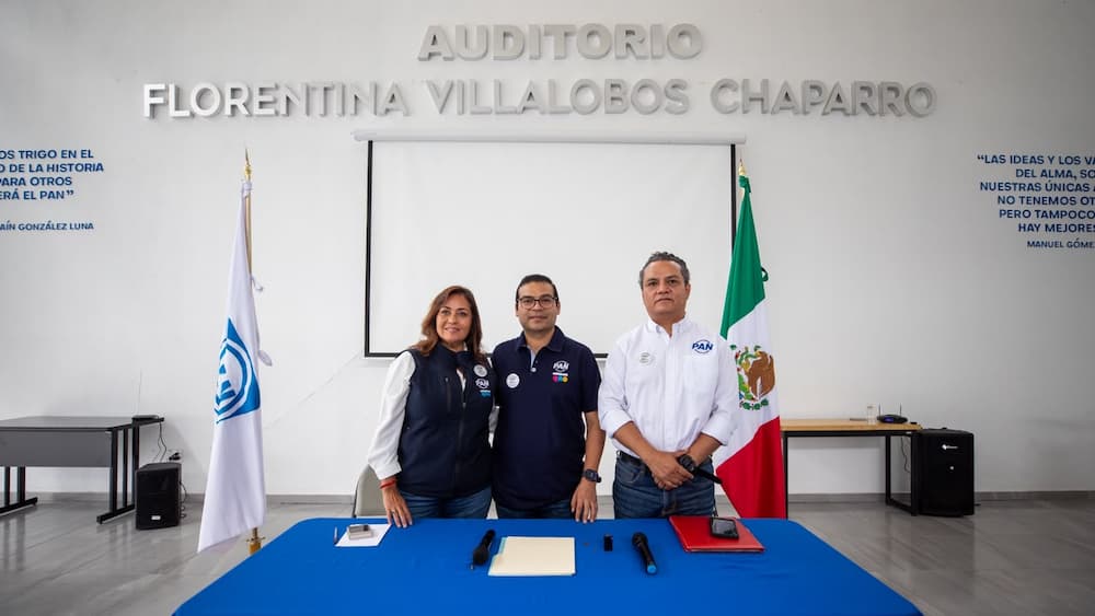 PAN exige al gobierno federal concluir las obras de la autopista México-Querétaro PAN exige al gobierno federal concluir las obras de la autopista México-Querétaro