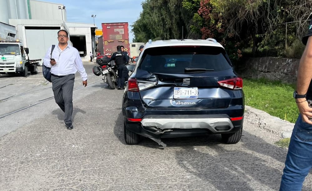 Patrulla municipal protagoniza choque en Valle de Oro SJR1