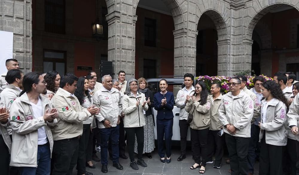 Presidenta Claudia Sheinbaum presenta el minivehículo Olinia Carga; la convocatoria para su producción se publica en septiembre Presidenta Claudia Sheinbaum presenta el minivehículo Olinia Carga; la convocatoria para su producción se publica en septiembre