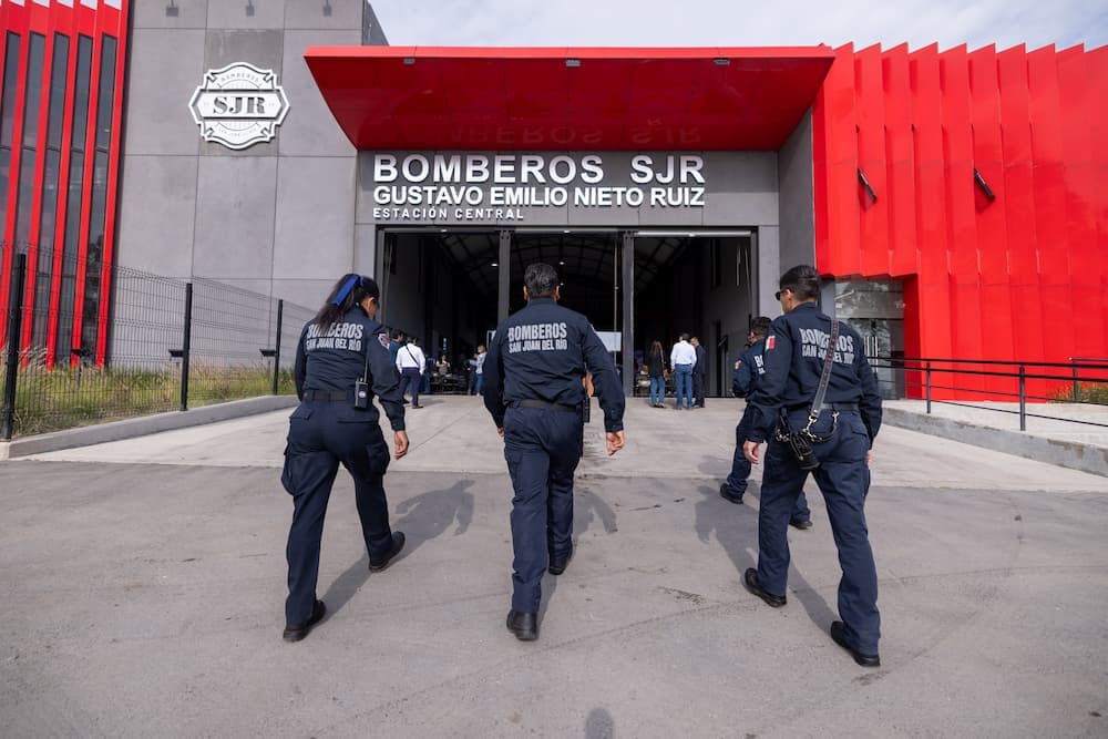 Reconoce Gobernador labor de Bomberos de San Juan del Río en defensa de Querétaro Reconoce Gobernador labor de Bomberos de San Juan del Río en defensa de Querétaro