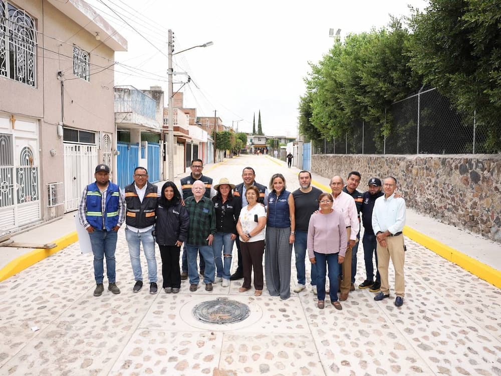 Supervisa Roberto Cabrera rehabilitación de la calle Rafael Ayala en el Centro de San Juan del Río donde se invierten 2.3 mdp Supervisa Roberto Cabrera rehabilitación de la calle Rafael Ayala en el Centro de San Juan del Río donde se invierten 2.3 mdp