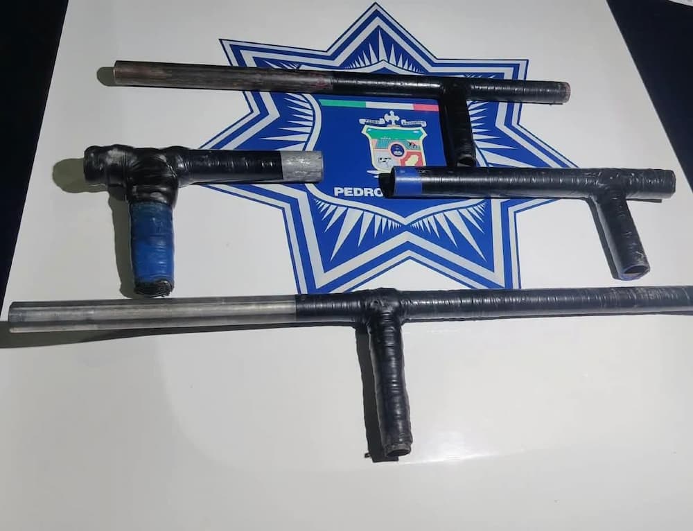 Aseguran cuatro armas hechizas y detienen a dos personas en Pedro Escobedo 1 Aseguran cuatro armas hechizas y detienen a dos personas en Pedro Escobedo1
