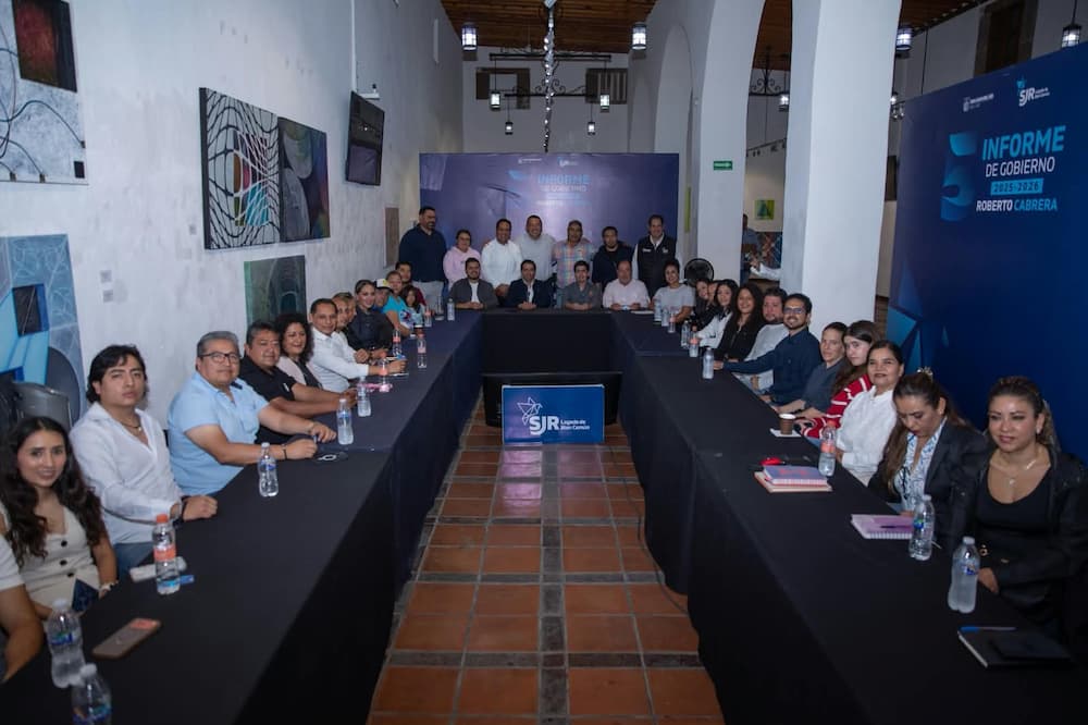En su Quinto Informe de Gobierno Roberto Cabrera se reúne con el sector restaurantero En su Quinto Informe de Gobierno Roberto Cabrera se reúne con el sector restaurantero