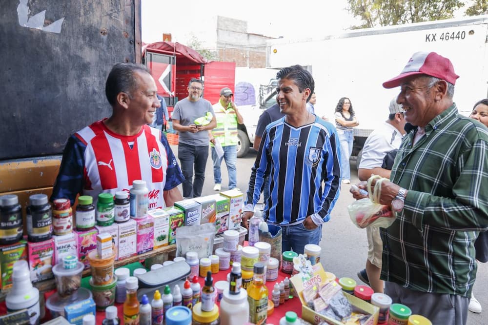 Fortalecen SEDESOQ y comerciantes proyecto para el Tianguis Presidentes Fortalecen SEDESOQ y comerciantes proyecto para el Tianguis Presidentes