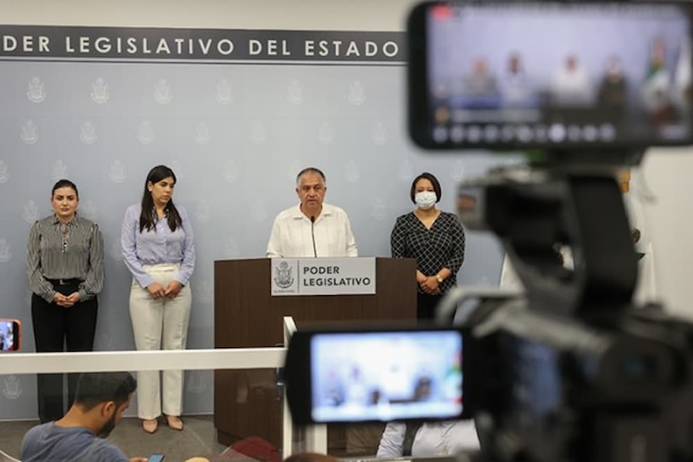 Mesa Directiva presenta calendarización para la Glosa del 5º Informe del Poder Ejecutivo del Estado ante la LXI Legislatura Mesa Directiva presenta calendarización para la Glosa del 5º Informe del Poder Ejecutivo del Estado ante la LXI Legislatura