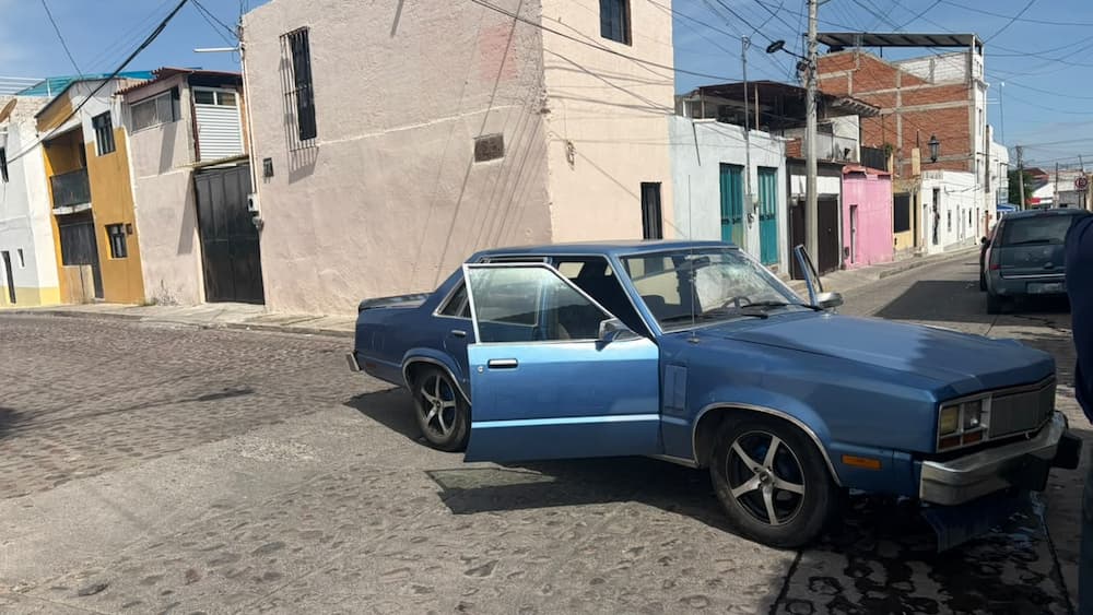 Mujer resulta lesionada tras choque contra vivienda en avenida La Palma, SJR Mujer resulta lesionada tras choque contra vivienda en avenida La Palma, SJR