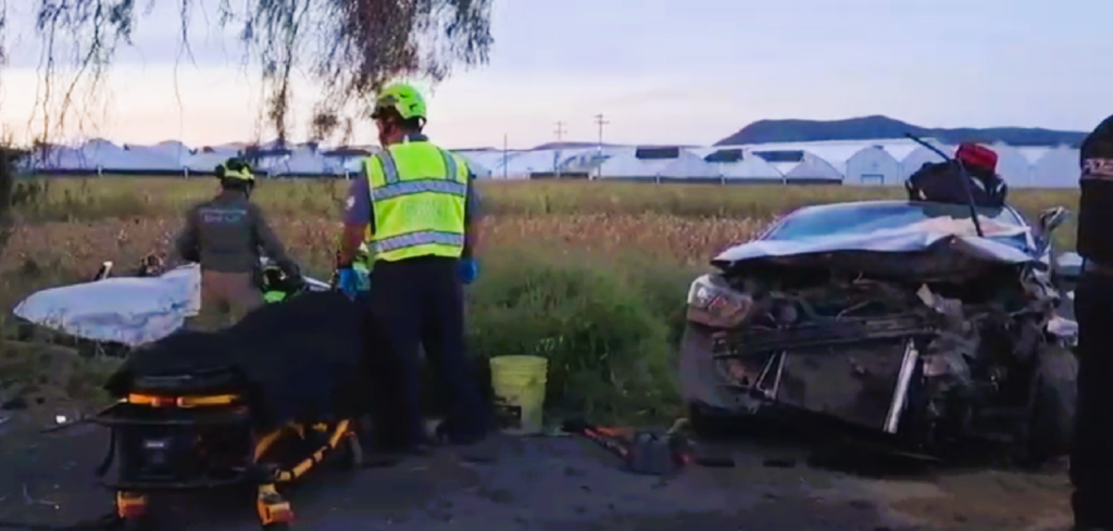 Tres personas lesionadas tras choque frontal en la carretera La Llave-La Estancia, SJR Tres personas lesionadas tras choque frontal en la carretera La Llave-La Estancia, SJR
