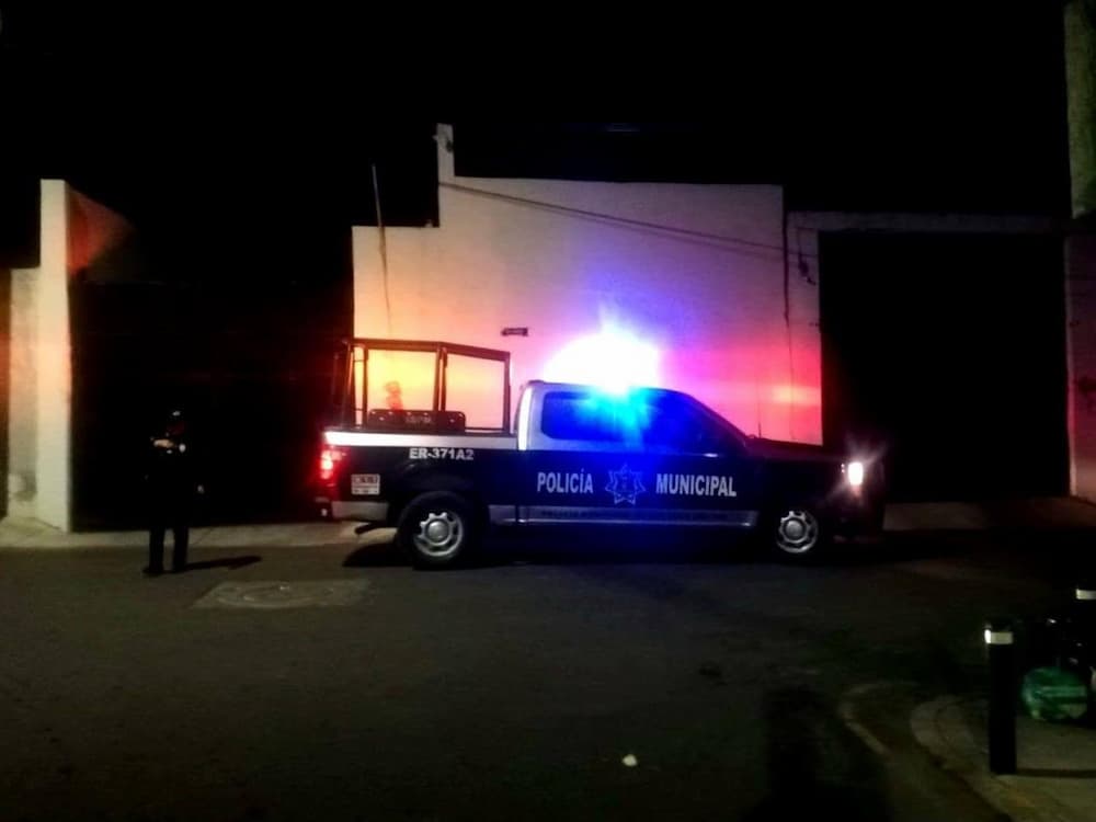 Vecinos retienen a tres hombres al ser sorprendidos dentro de un domicilio en Haciendas VI, SJR Vecinos retienen a tres hombres al ser sorprendidos dentro de un domicilio en Haciendas VI, SJR