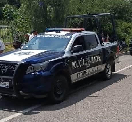 Vuelca patrulla de la SSPM de Tequisquiapan sobre la carretera estatal 200 Vuelca patrulla de la SSPM de Tequisquiapan sobre la carretera estatal 200