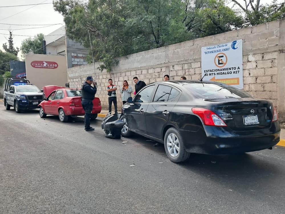 Choque múltiple provoca cierre momentáneo de vialidad en Santa Cruz Nieto, SJR Choque múltiple provoca cierre momentáneo de vialidad en Santa Cruz Nieto, SJR