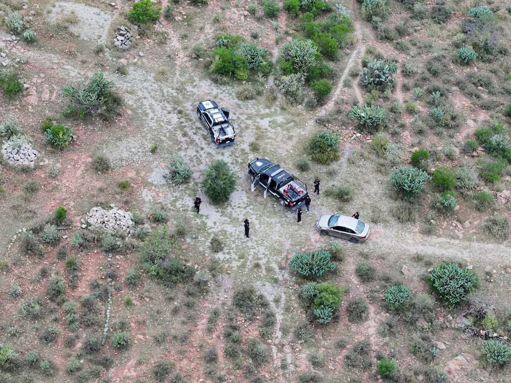 Con apoyo de drones recuperan vehiculo robado en Pedro Escobedo1