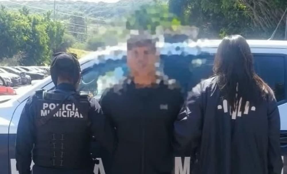 Denuncia ciudadana permite detener a sujeto con orden judicial por robo en Pedro Escobedo Denuncia ciudadana permite detener a sujeto con orden judicial por robo en Pedro Escobedo