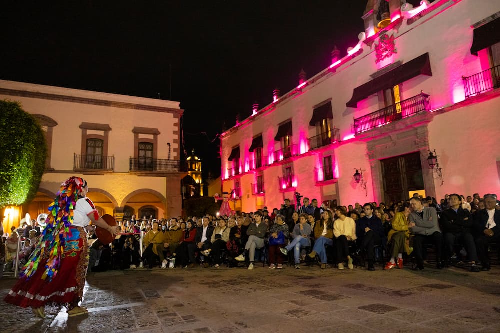 Inauguran autoridades Altar Monumental Guardianes del Patrimonio en Plaza de Armas Inauguran autoridades Altar Monumental Guardianes del Patrimonio en Plaza de Armas