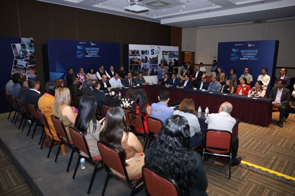 Roberto Cabrera se reúne con Canacintra y Asociación de Industriales en su Quinto Informe de Gobierno Roberto Cabrera se reúne con Canacintra y Asociación de Industriales en su Quinto Informe de Gobierno